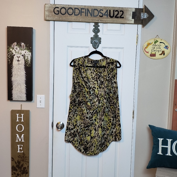 Lane Bryant Tops - Lane Bryant Sleeveless Animal Print Twist Front Blouse Size 26